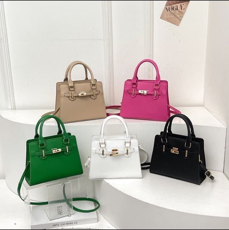 Pretty cute bag(white only)
