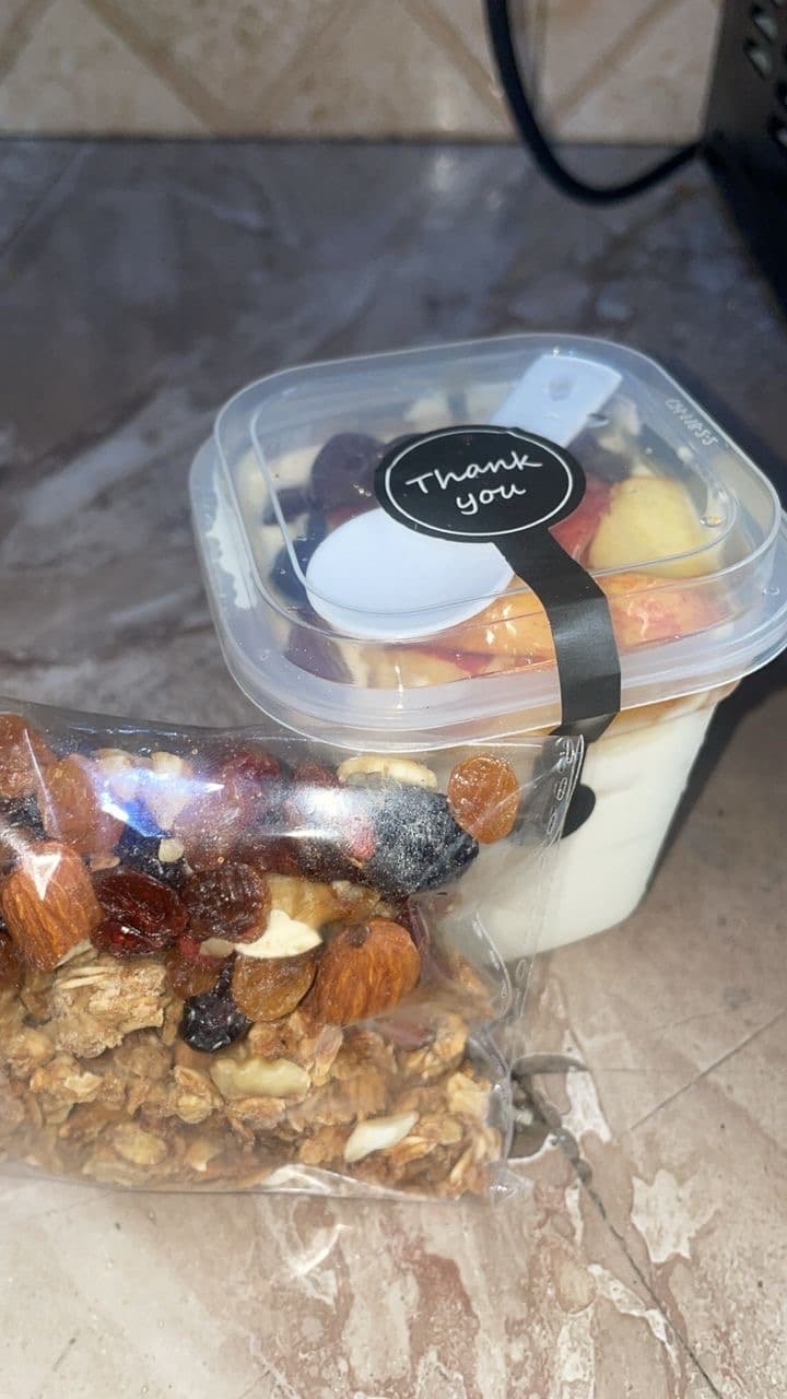 Plain Greek yoghurt parfait