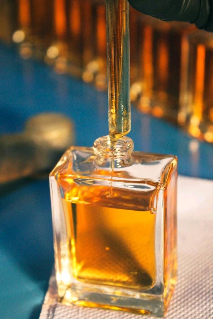 GlowSphere Essencia Lumière Aurum Perfume Oil