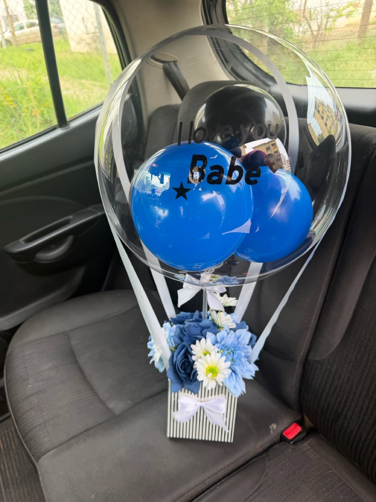 Flower balloon bouquet