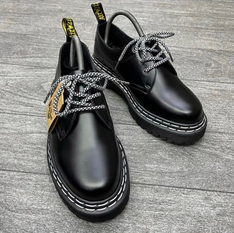 DR MARTENS SHOE