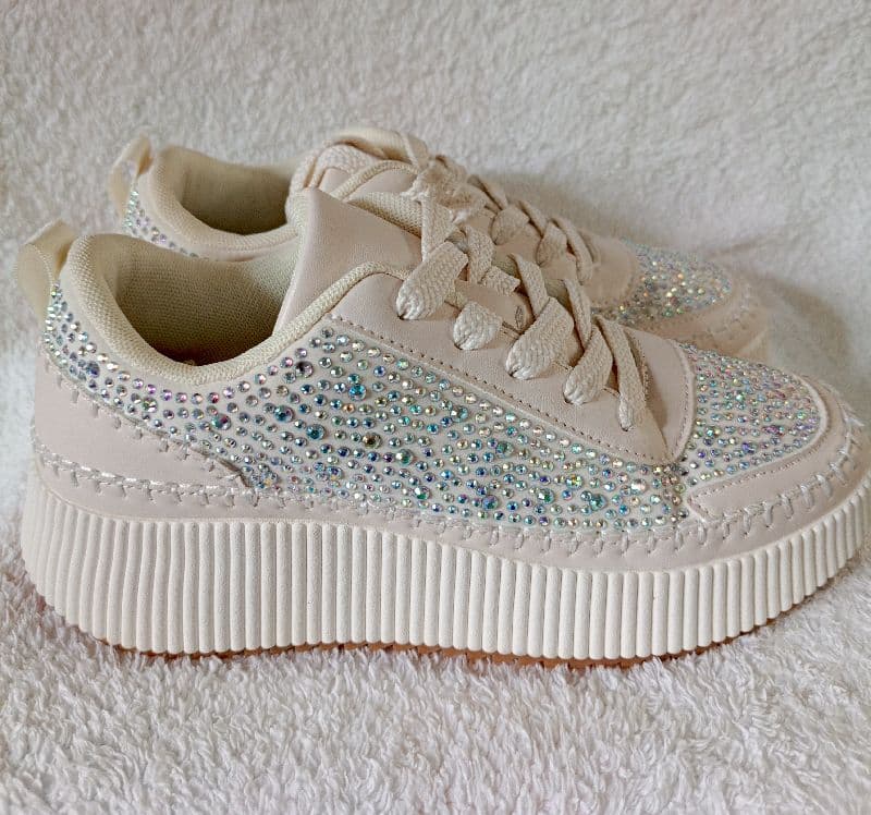 Sneaker Ladies Size 40 close